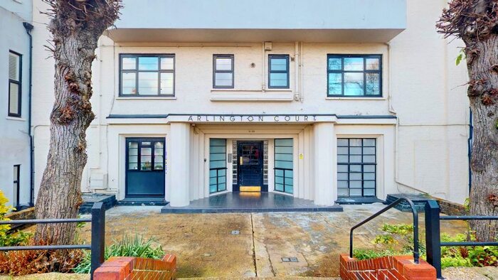 2 Bedroom Flat To Rent In Arlington Road, Twickenham, TW1