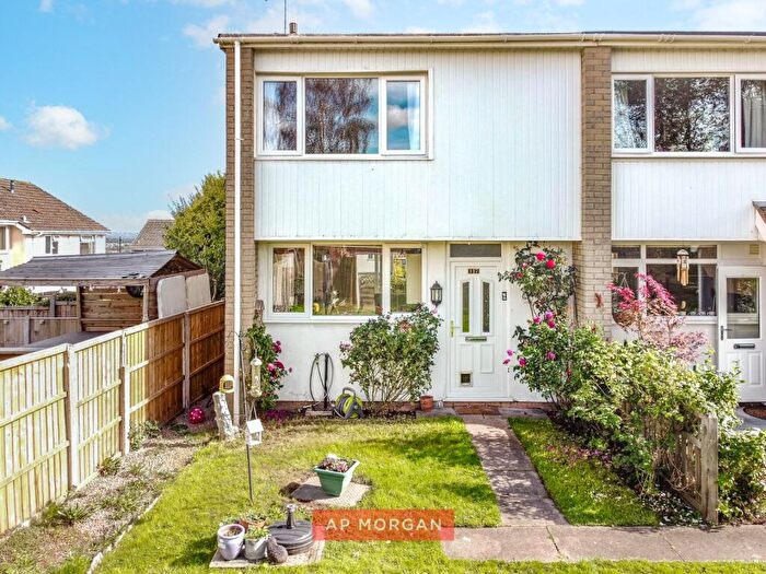 3 Bedroom End Of Terrace House For Sale In Larkhill Road, Stourbridge, Dudley, West Midlands, DY8