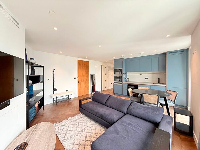 2 Bedroom Flat To Rent In Hexagon Apartments, Holborn, WC2B