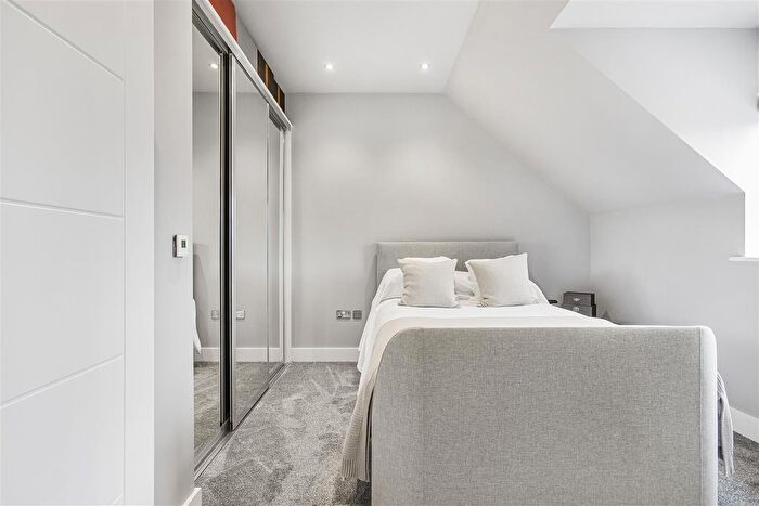 1 Bedroom Flat For Sale In Henmarsh Court, Balls Park, Hertford, SG13