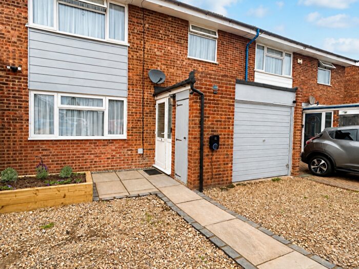 3 Bedroom Terraced House For Sale In Western Way, Sandy, SG19