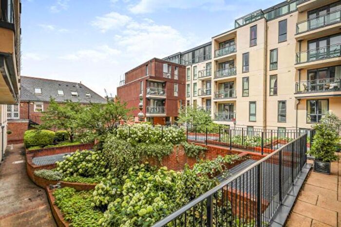 2 Bedroom Apartment To Rent In Printing House Square, GU1