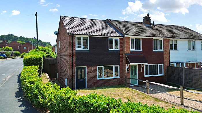 3 Bedroom End Of Terrace House For Sale In Cheviot Road, Sandhurst, GU47