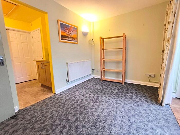 1 Bedroom Flat To Rent In Cranmore View, Frome, BA11