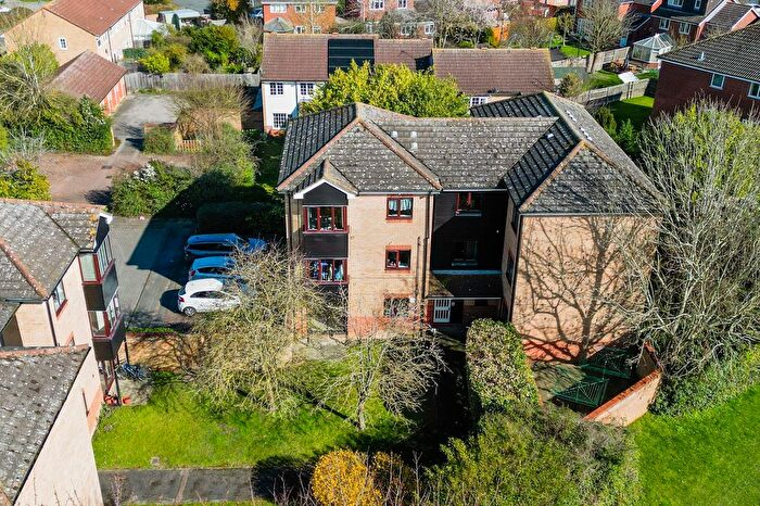 2 Bedroom Flat For Sale In Loris Court, Cambridge, CB1