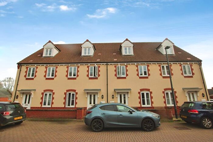 5 Bedroom Terraced House To Rent In Foxglove Close - Stoke Gifford, BS34