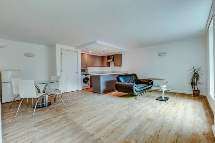 2 Bedroom Flat To Rent In The Grainstore, Royal Victoria Dock, E16