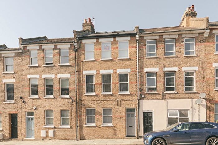 3 Bedroom Flat For Sale In Ivanhoe Road, Camberwell, SE5