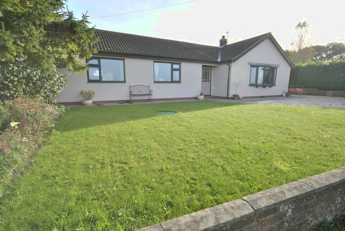 3 Bedroom Detached Bungalow For Sale In Drainhead, Owston Ferry, Doncaster, DN9