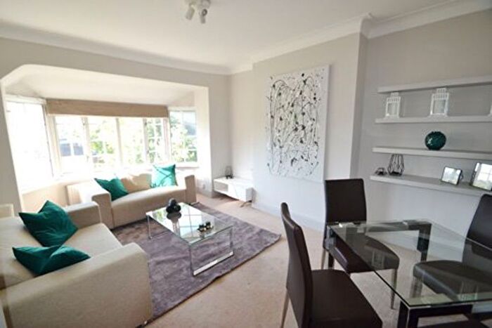 1 Bedroom Flat To Rent In The Crest, London, NW4