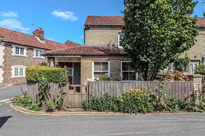 2 Bedroom End Of Terrace House To Rent In Holt, NR25