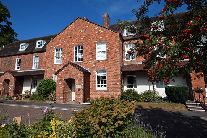 1 Bedroom Apartment For Sale In Flat Adams House, Adams Way, Alton, Hampshire, GU34