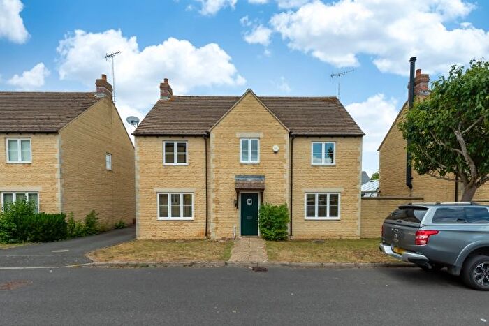 4 Bedroom Detached House To Rent In Shilton Park, Carterton, OX18
