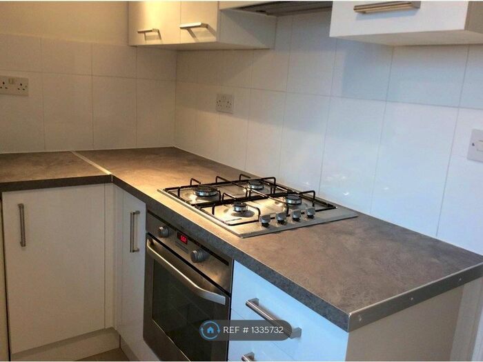 1 Bedroom Flat To Rent In Camberwell Church Street, London, SE5