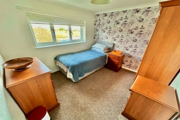2 Bedroom Semi-Detached House For Sale In Alexander Road, Braintree, CM7