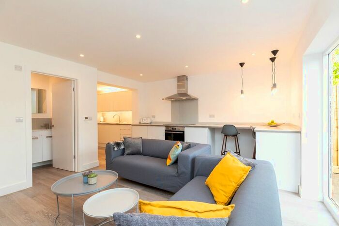 5 Bedroom Semi-Detached House To Rent In Percy Street, Oxford, OX4