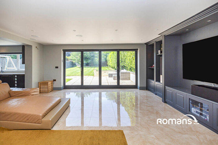 5 Bedroom Detached House To Rent In Braywick Road, Maidenhead, Berkshire, SL6