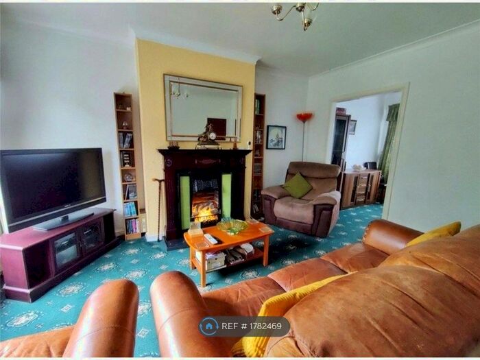 3 Bedroom Terraced House To Rent In Victoria Street, Chadderton, Oldham, OL9