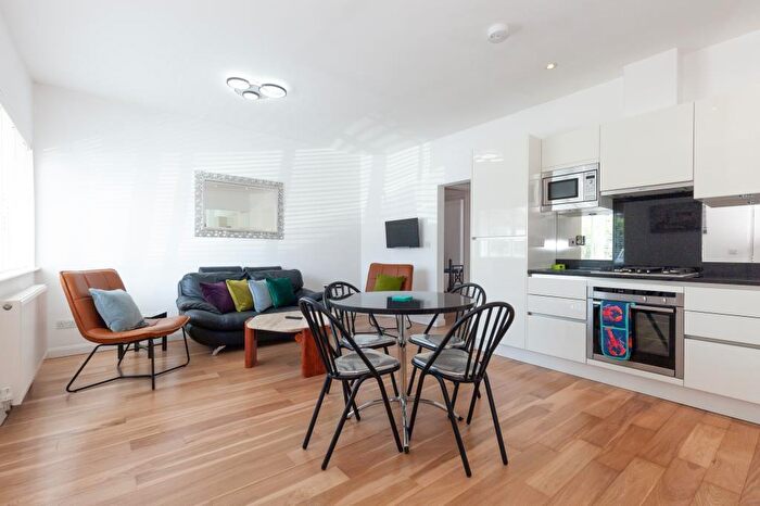 2 Bedroom Apartment To Rent In Wharton Road, Headington, OX3