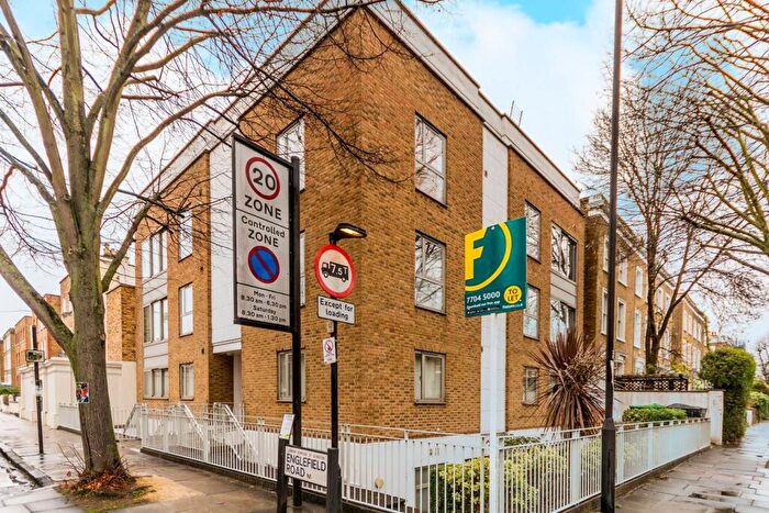 1 Bedroom Flat To Rent In Lord Raglan Court, De Beauvoir Town, London, N1