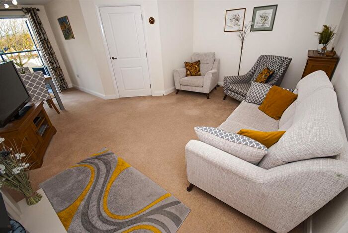 1 Bedroom Flat For Sale In Factory Street, Ramsbottom, Bury, BL0