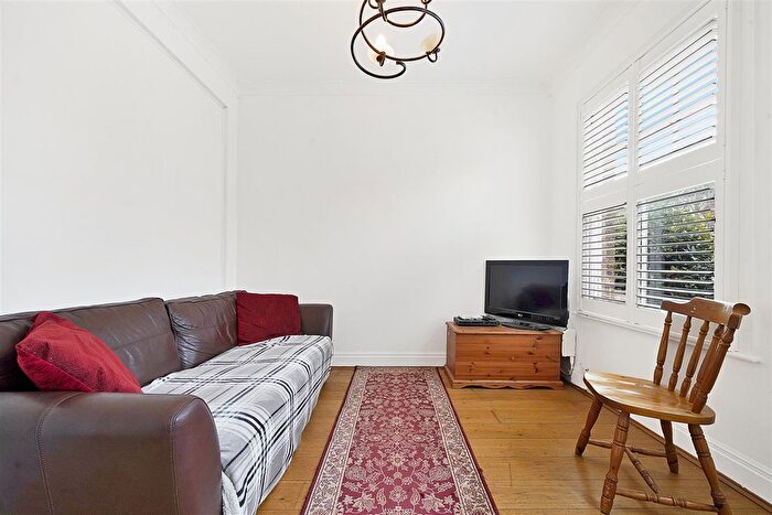 2 Bedroom Property To Rent In Oldfield Road, Hampton, TW12