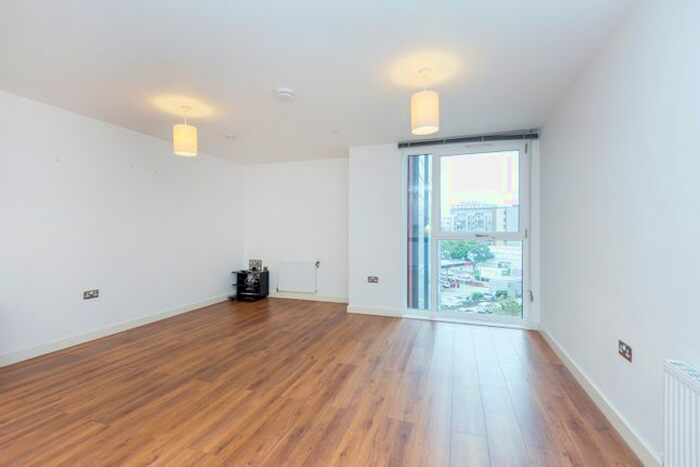 2 Bedroom Flat To Rent In City Road, London, EC1V