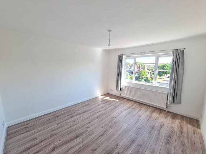 2 Bedroom Flat To Rent In Doran Manor, Great North Road, East Finchley, N2