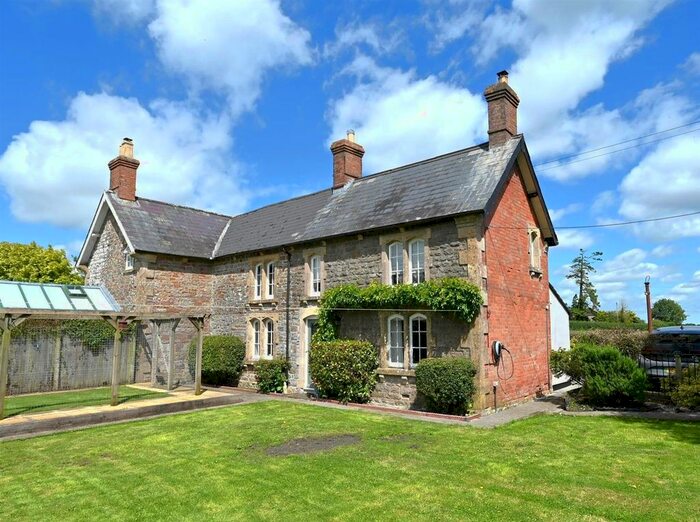 3 Bedroom Semi-Detached House For Sale In Holcombe, Radstock, BA3