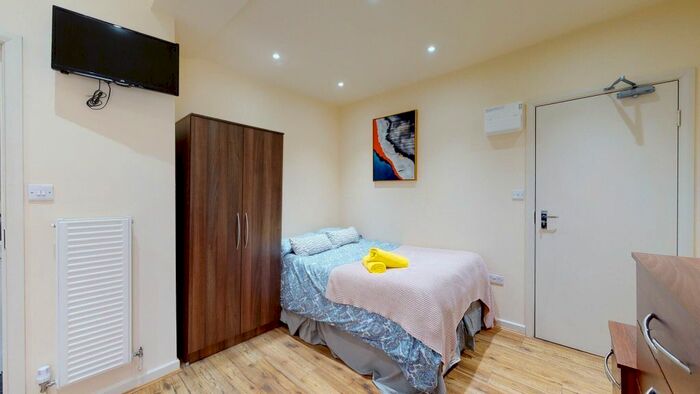 Studio To Rent In St. Pauls Avenue, London, NW2
