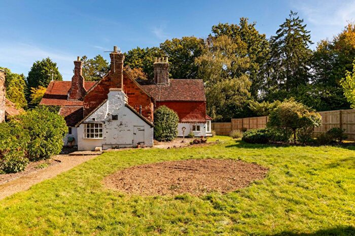 5 Bedroom Detached House For Sale In Rusper Road, Ifield, RH11