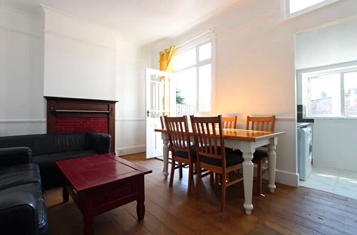 4 Bedroom Terraced House To Rent In Tooting Broadway, SW17