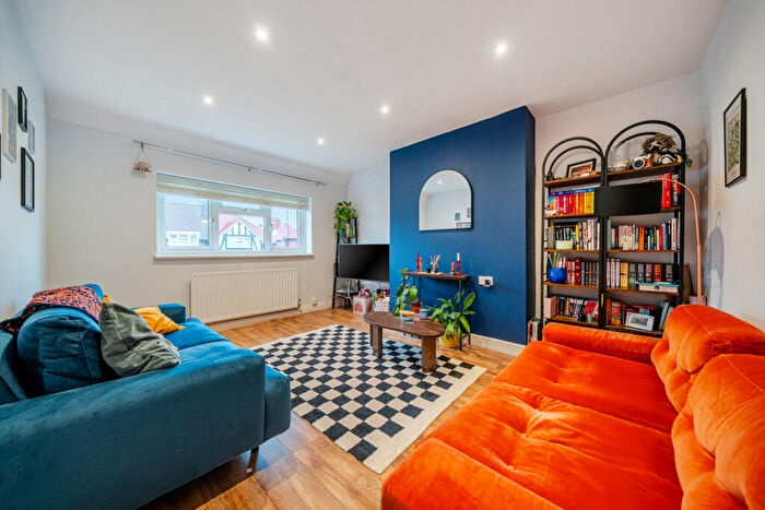 2 Bedroom Maisonette For Sale In Eltham Palace Road, London, SE9