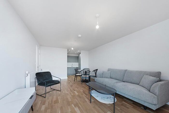1 Bedroom Flat To Rent In The Oakwood, Colina Road, Haringey, London, N15