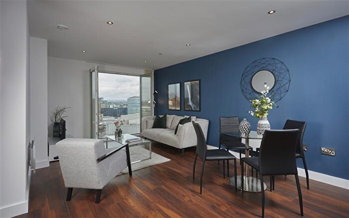 2 Bedroom Apartment To Rent In New Bridge Street Salford, M3