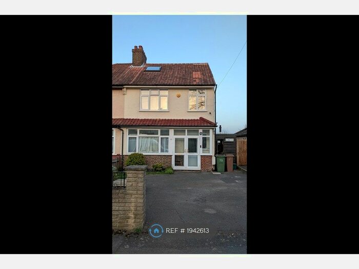 3 Bedroom Semi-Detached House To Rent In Windborough Road, Carshalton, SM5