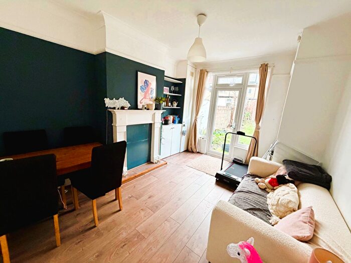 4 Bedroom Terraced House To Rent In Ipswich Road, Tooting, London, SW17