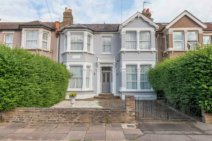 4 Bedroom Terraced House To Rent In Courtland Avenue, Ilford, IG1