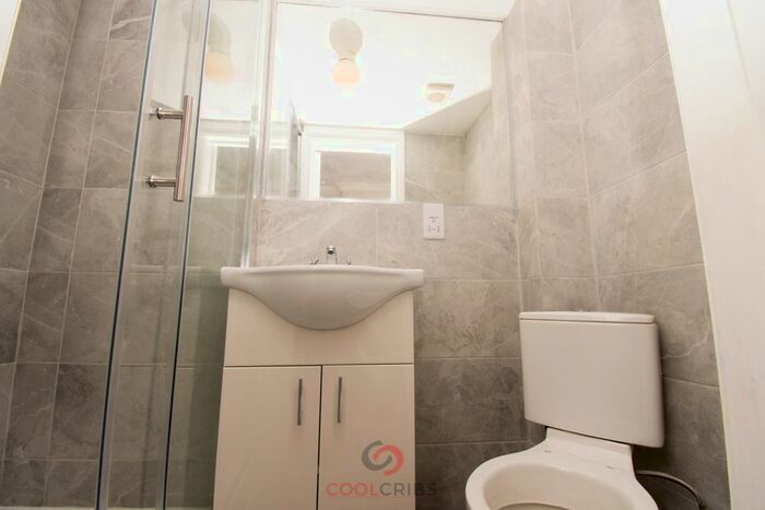 Studio To Rent In Blythe Road, London, W14