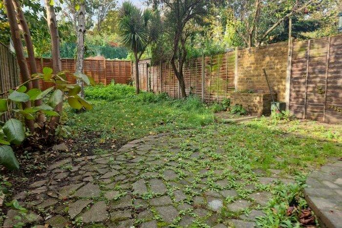 2 Bedroom Flat To Rent In Birkbeck Grove, London, W3