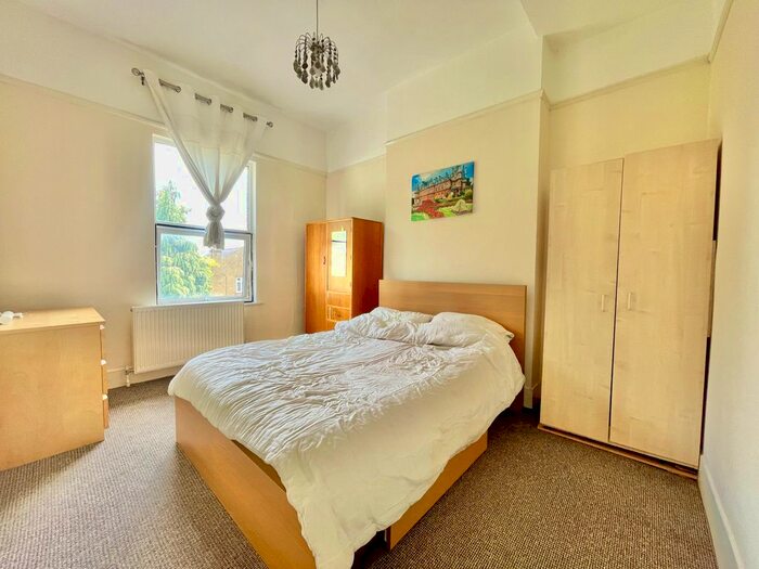 1 Bedroom Flat To Rent In Second Avenue, Hendon, London, NW4