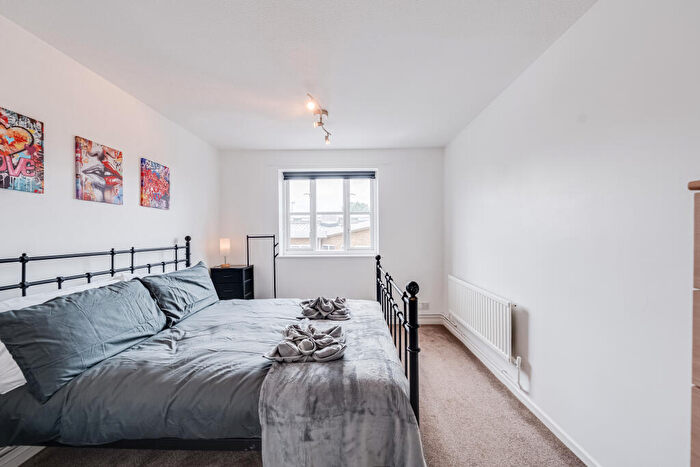 1 Bedroom Flat To Rent In Stainsbury Street, London, E2