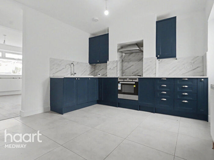 3 Bedroom Terraced House To Rent In Wainscott Road, Rochester, ME2