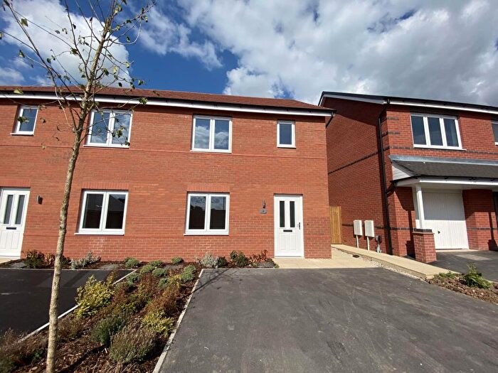 3 Bedroom Semi Detached House To Rent In Bain Gardens, Mickleover, Derbyshire, DE3