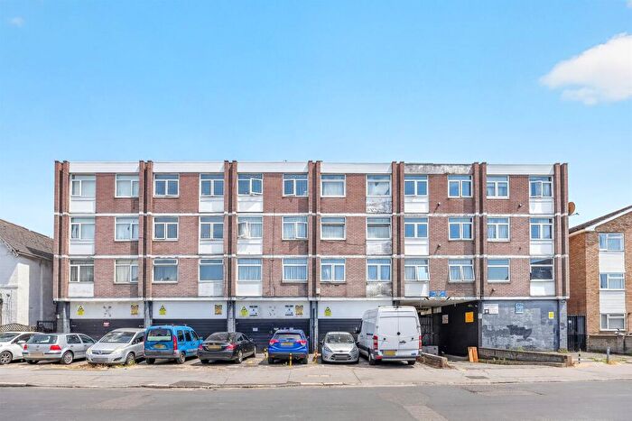 1 Bedroom Flat For Sale In Bensham Manor Road, Thornton Heath, CR7