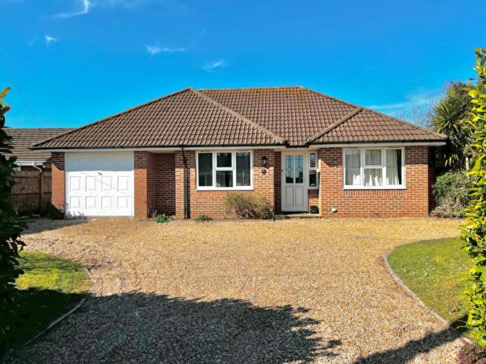 3 Bedroom Bungalow For Sale In Hartsgrove Close, Blackfield, Southampton, Hampshire, SO45