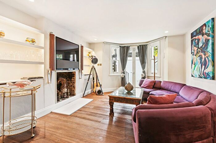 1 Bedroom Flat For Sale In Burnaby Street, Chelsea, SW10