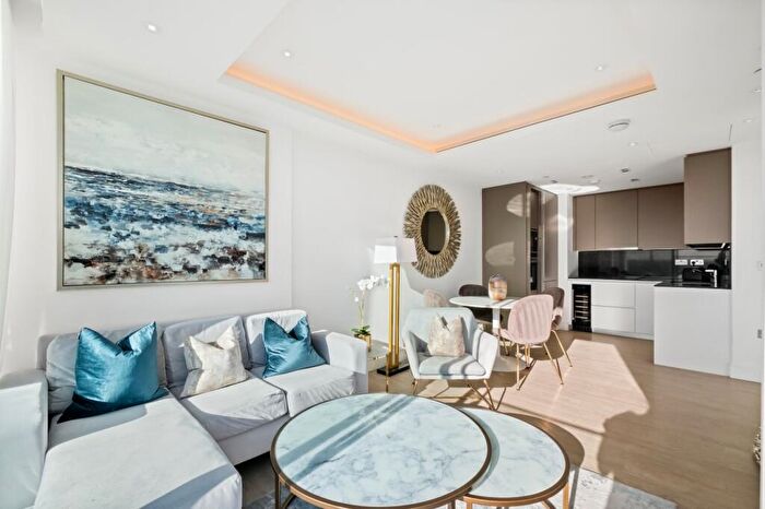 2 Bedroom Flat To Rent In Carrara Tower, Bollinder Place, EC1V