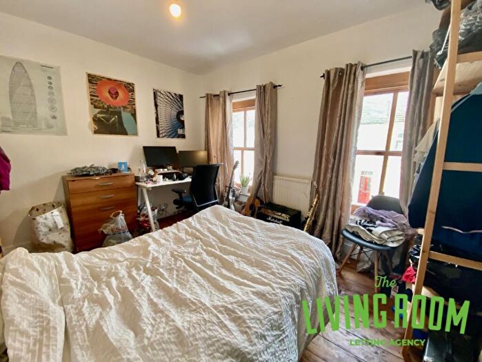 3 Bedroom House To Rent In Treharris Street, Roath, Cardiff, CF24