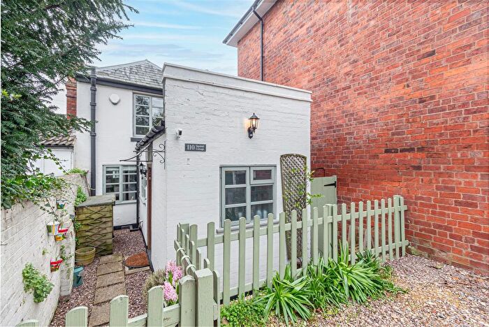 2 Bedroom Semi Detached House For Sale In London Road, Worcester, WR5